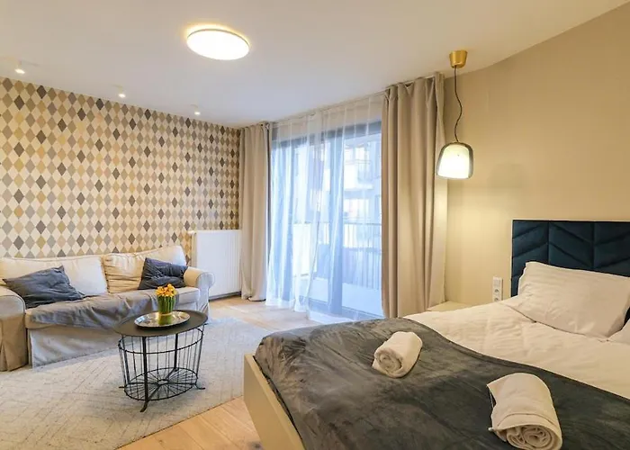 Comfy Old Town - By Hosty