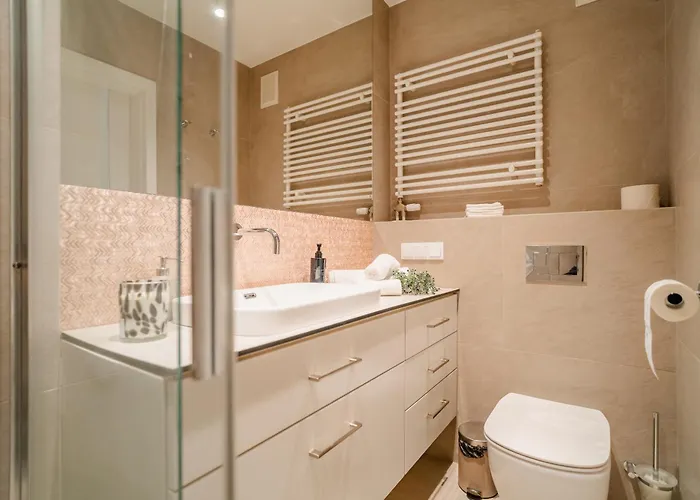 Comfy Old Town - By Hosty