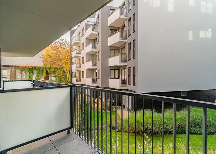 Comfy Old Town - By Hosty