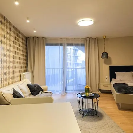 Comfy Old Town - By Hosty Apartment *